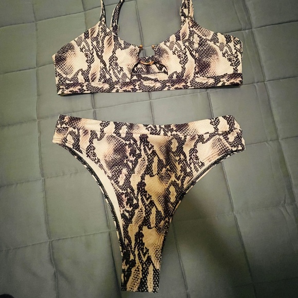 Snakeskin Ring Linked High Waisted Bikini - Picture 8 of 8